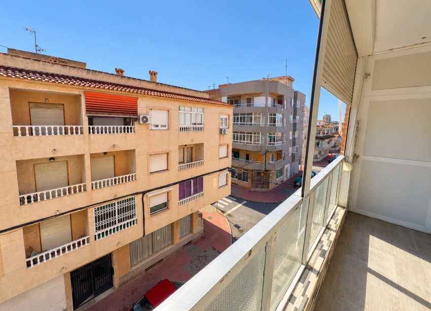 Resale - Apartment / Duplex - Torrevieja - Playa de los Naufragos
