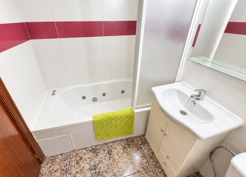Resale - Apartment / Duplex - Torrevieja - Playa de los Naufragos
