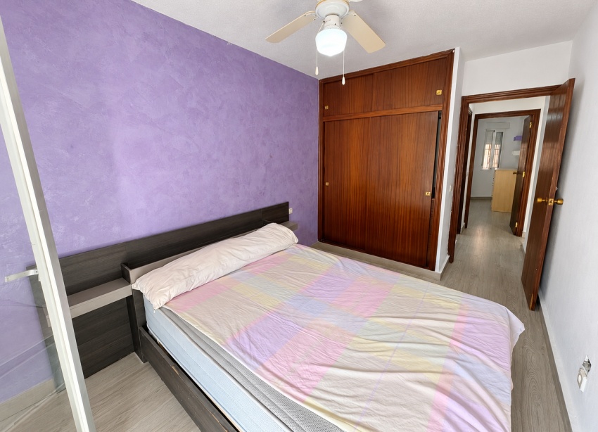 Resale - Apartment / Duplex - Torrevieja - Playa de los Naufragos