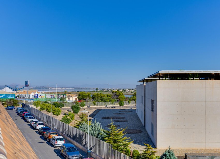Resale - Apartment / Duplex - Torrevieja - Playa del Acequión