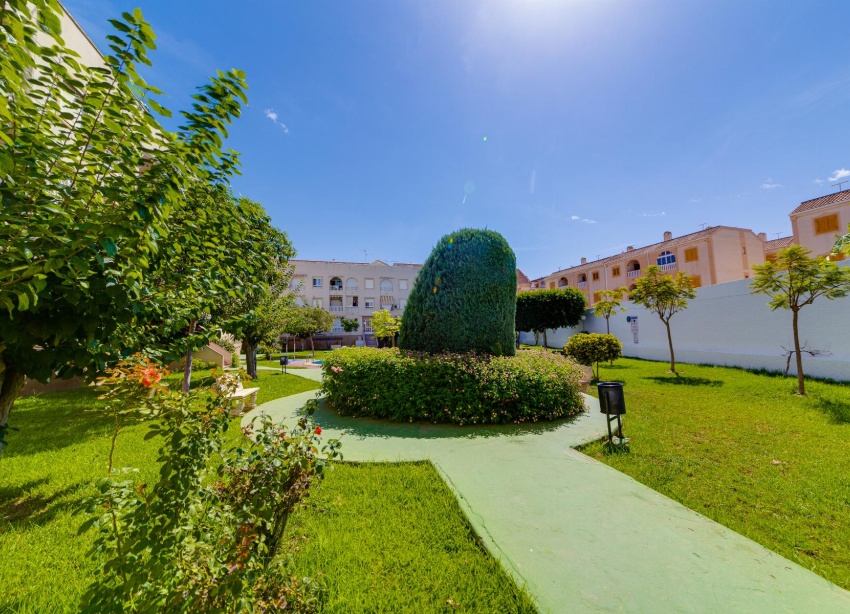 Resale - Apartment / Duplex - Torrevieja - Playa del Acequión