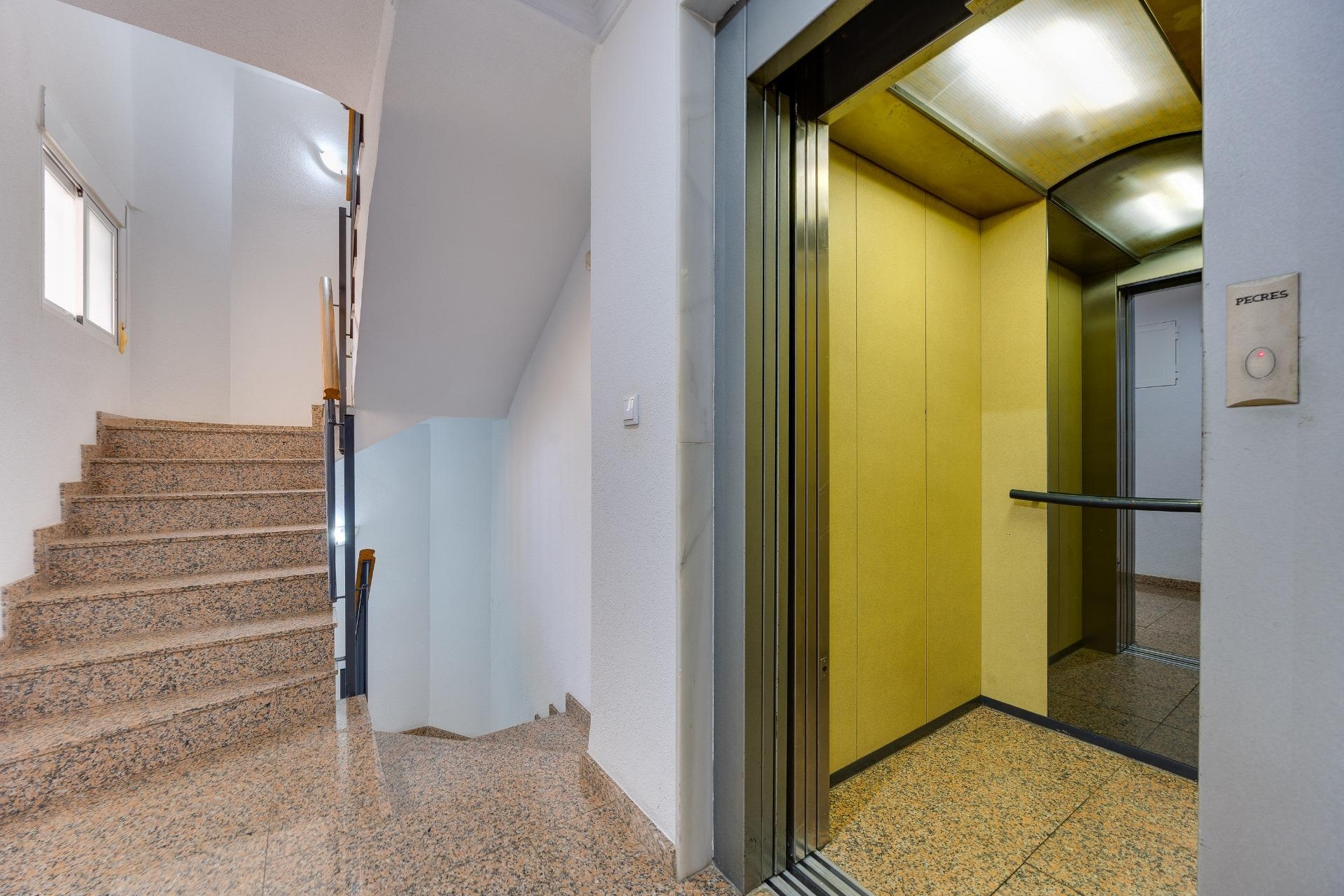 Resale - Apartment / Duplex - Torrevieja - Playa del Cura