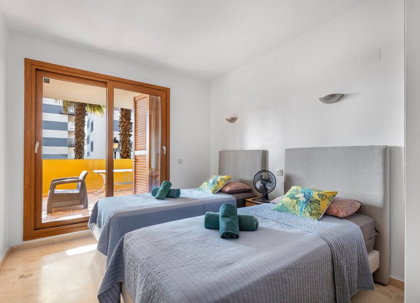 Resale - Apartment / Duplex - Torrevieja - Punta Prima