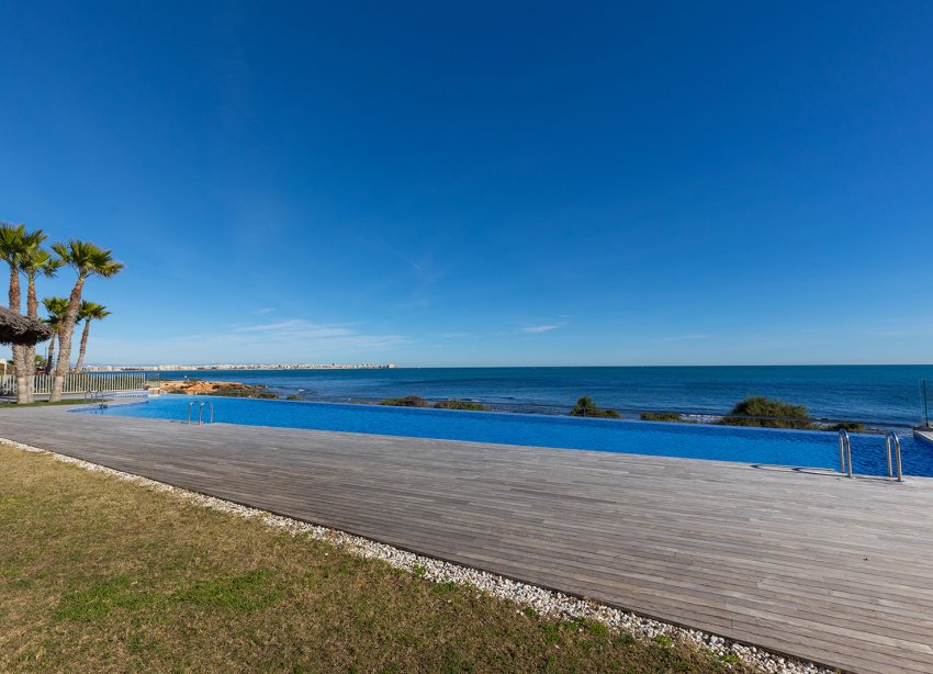 Resale - Apartment / Duplex - Torrevieja - Punta Prima