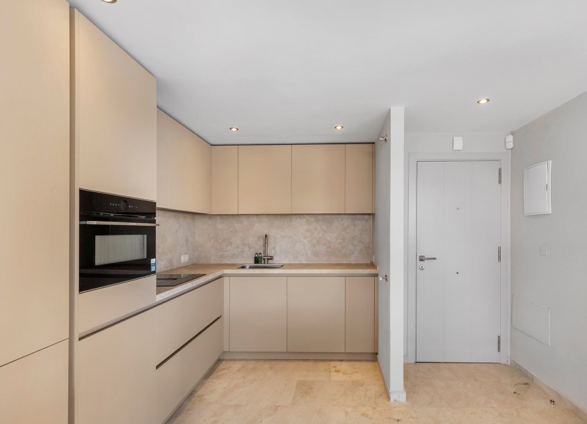 Resale - Apartment / Duplex - Torrevieja - Punta Prima