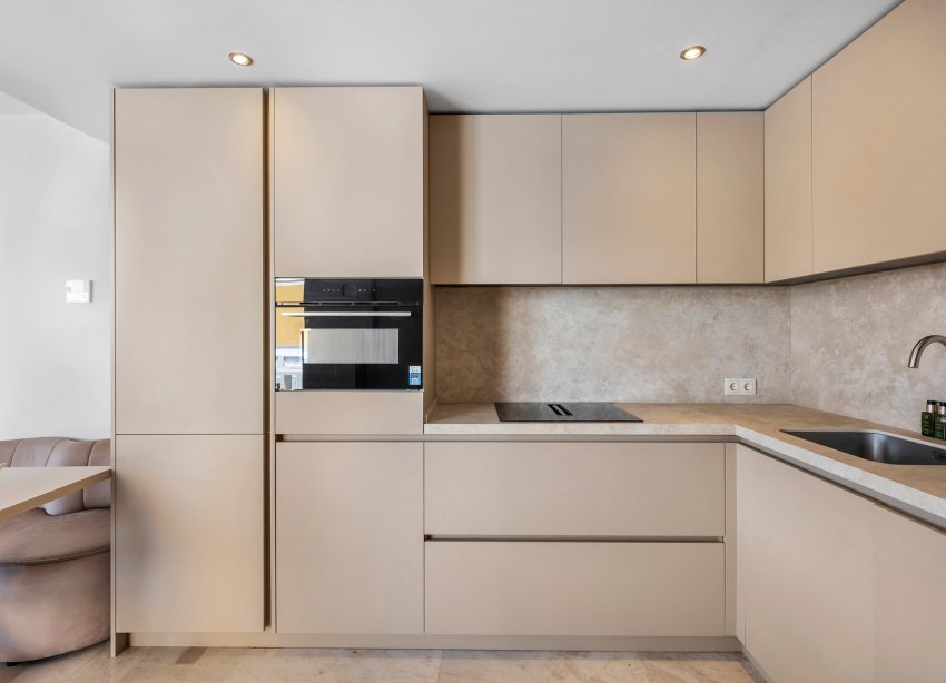 Resale - Apartment / Duplex - Torrevieja - Punta Prima