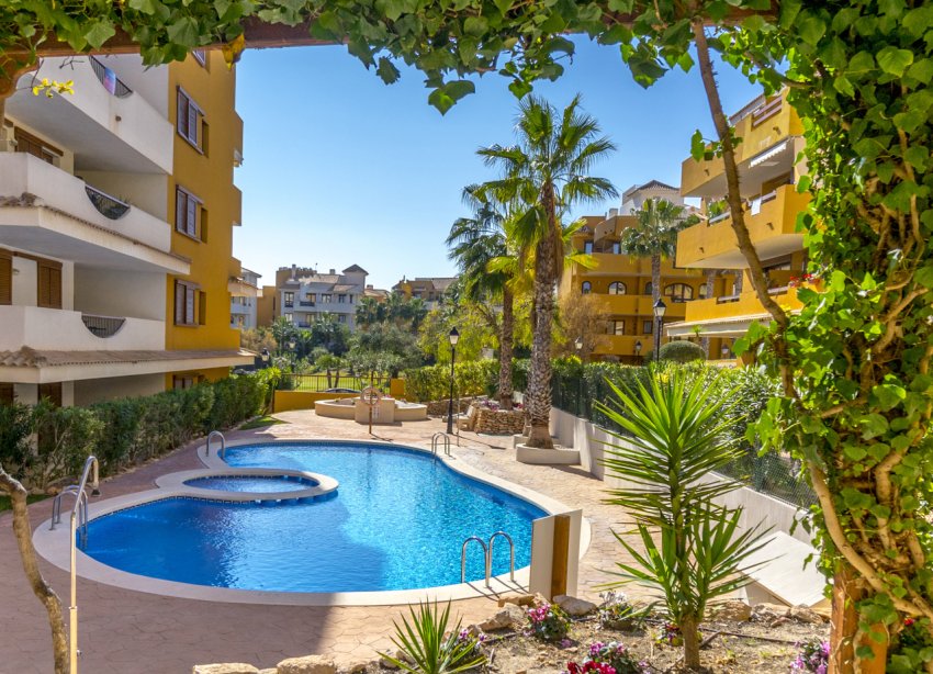 Resale - Apartment / Duplex - Torrevieja - Punta Prima