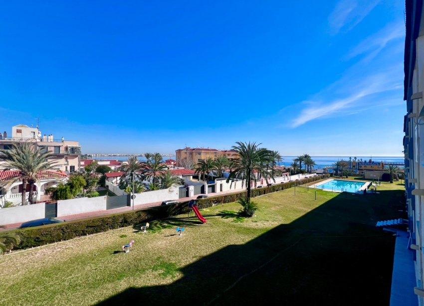 Resale - Apartment / Duplex - Torrevieja - Punta Prima