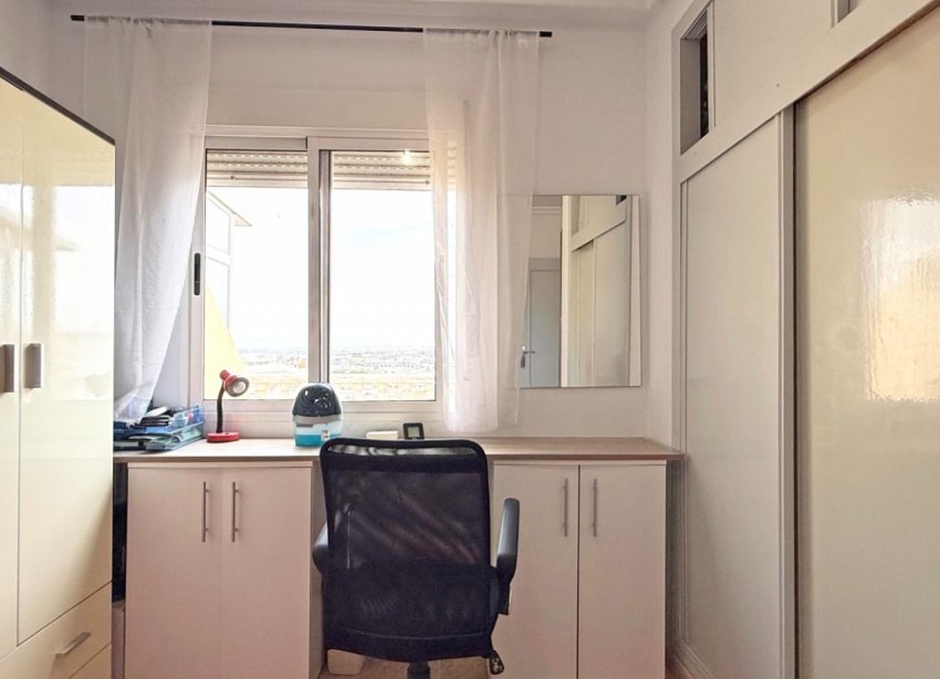 Resale - Apartment / Duplex - Torrevieja
