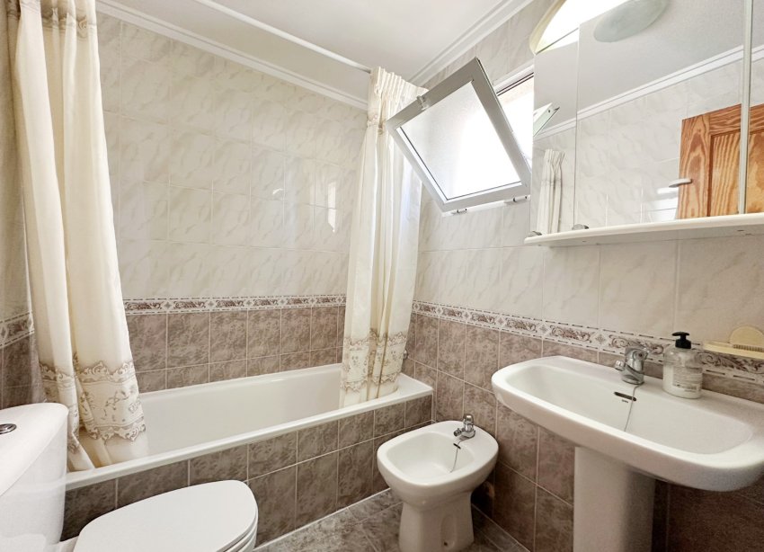 Resale - Apartment / Duplex - Torrevieja