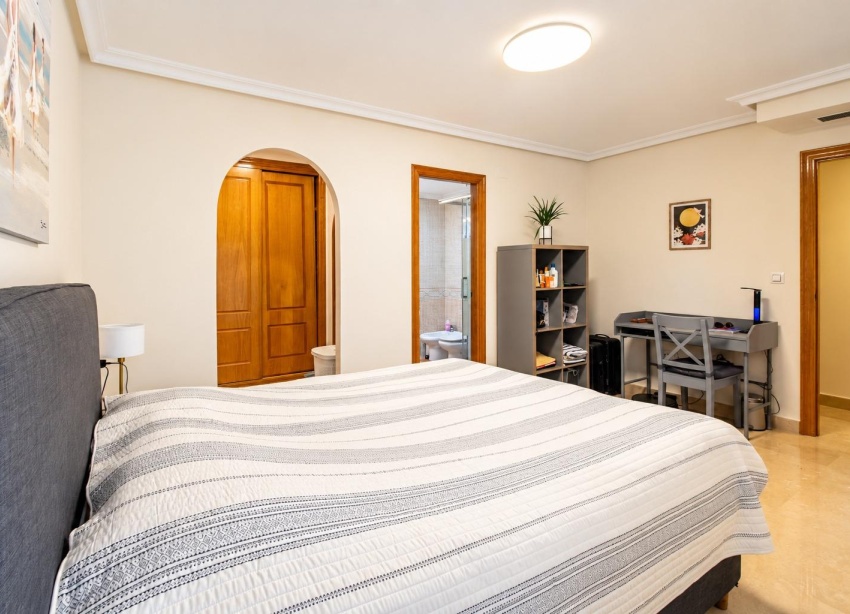 Resale - Apartment / Duplex - Torrevieja