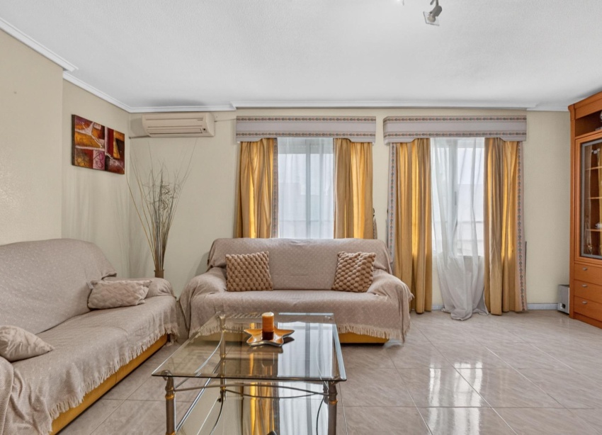 Resale - Apartment / Duplex - Torrevieja