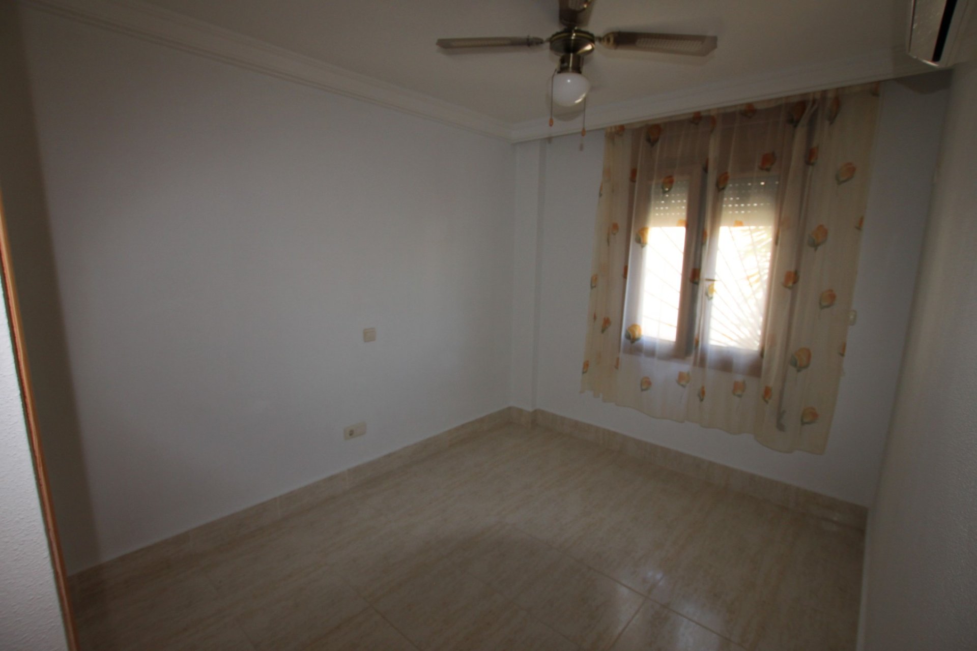 Resale - Apartment - Guardamar del Segura - El Moncayo