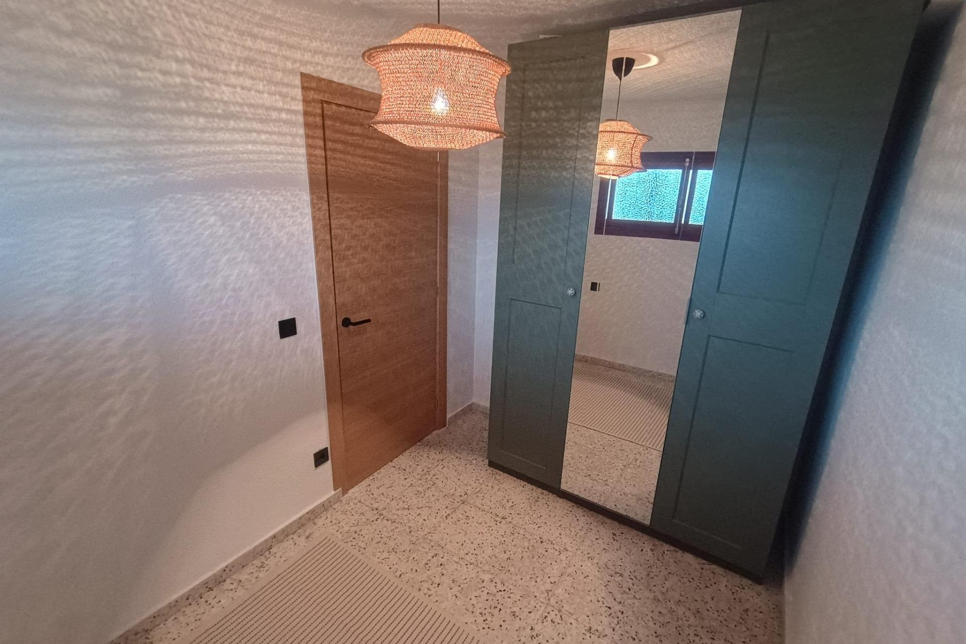 Resale - Apartment - Guardamar del Segura - Urbanizaciones