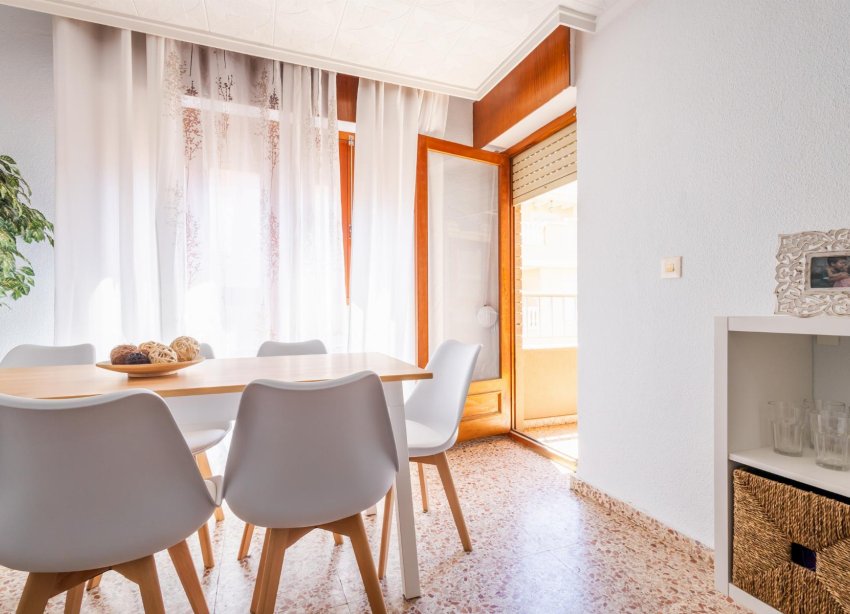 Resale - Apartment - ﻿Torrevieja (Alicante) - playa de los naufragos