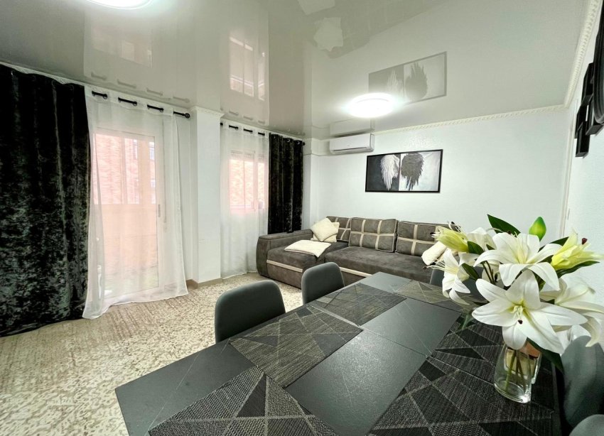 Resale - Apartment - ﻿Torrevieja (Alicante) - Torrevieja