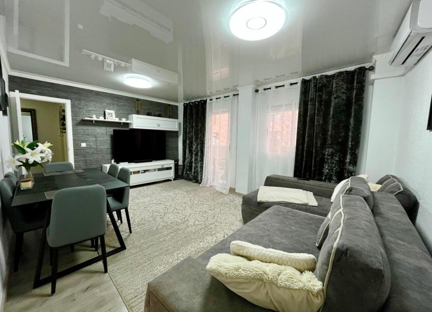 Resale - Apartment - ﻿Torrevieja (Alicante) - Torrevieja