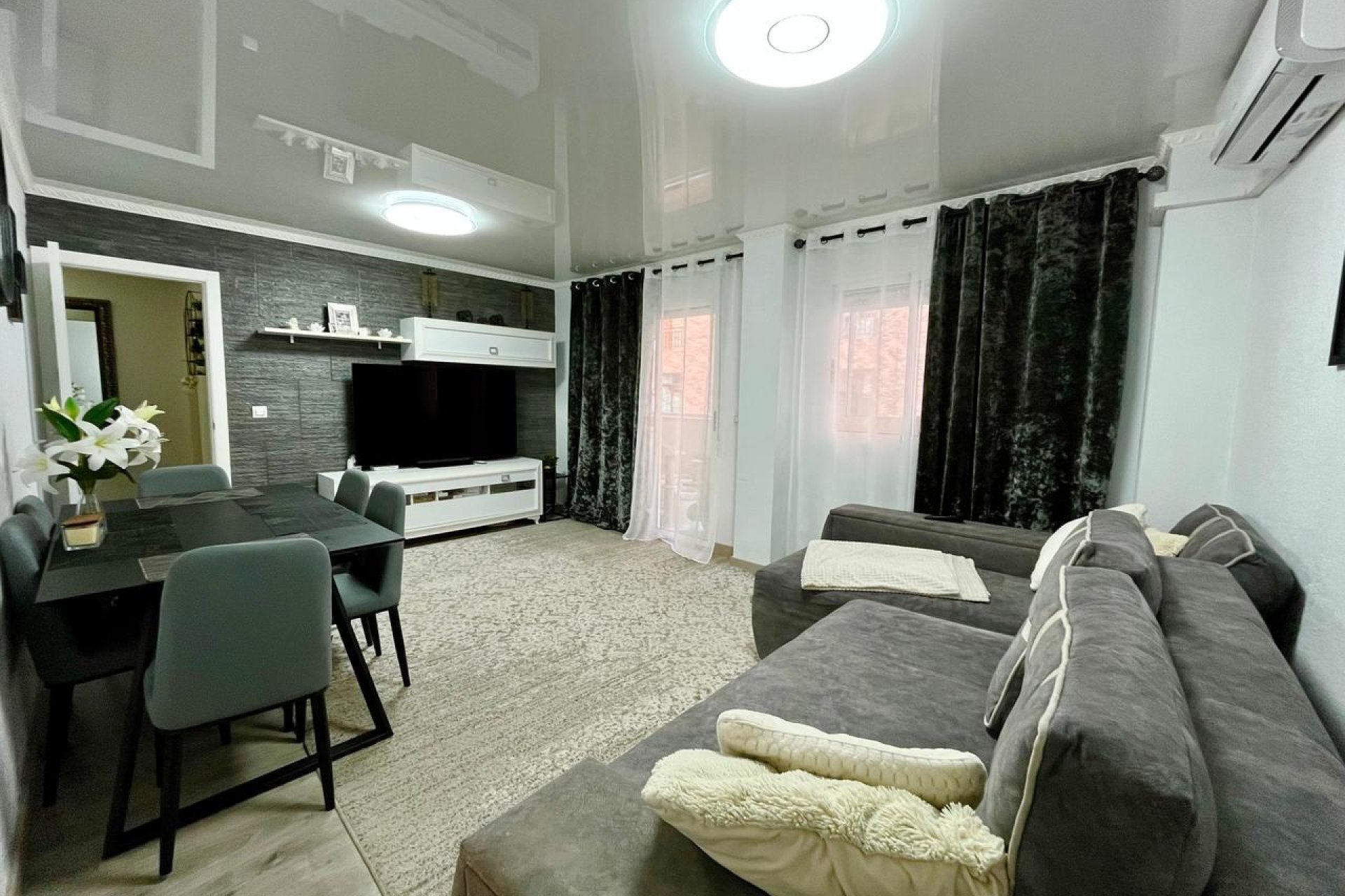 Resale - Apartment - ﻿Torrevieja (Alicante) - Torrevieja