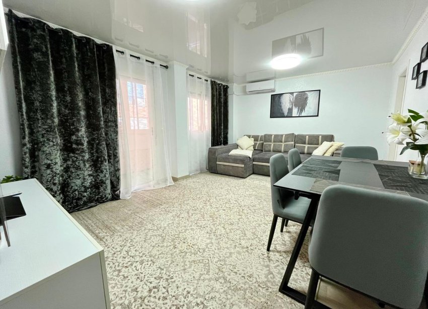 Resale - Apartment - ﻿Torrevieja (Alicante) - Torrevieja