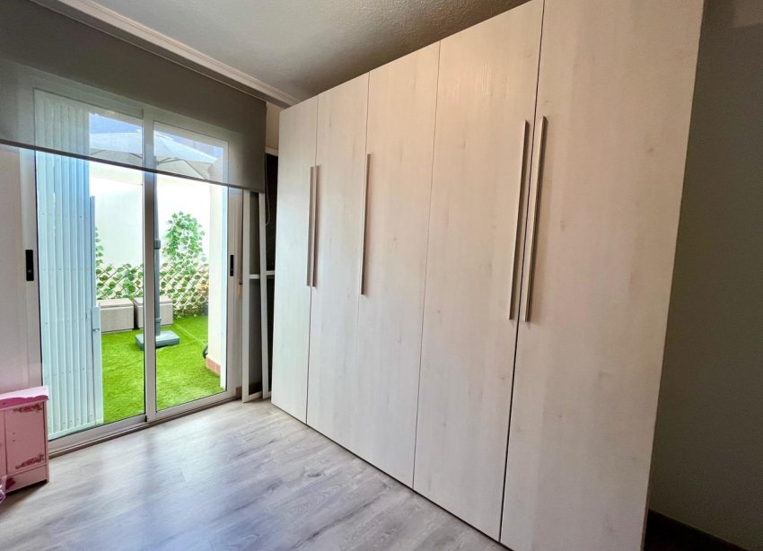 Resale - Apartment - ﻿Torrevieja (Alicante) - Torrevieja