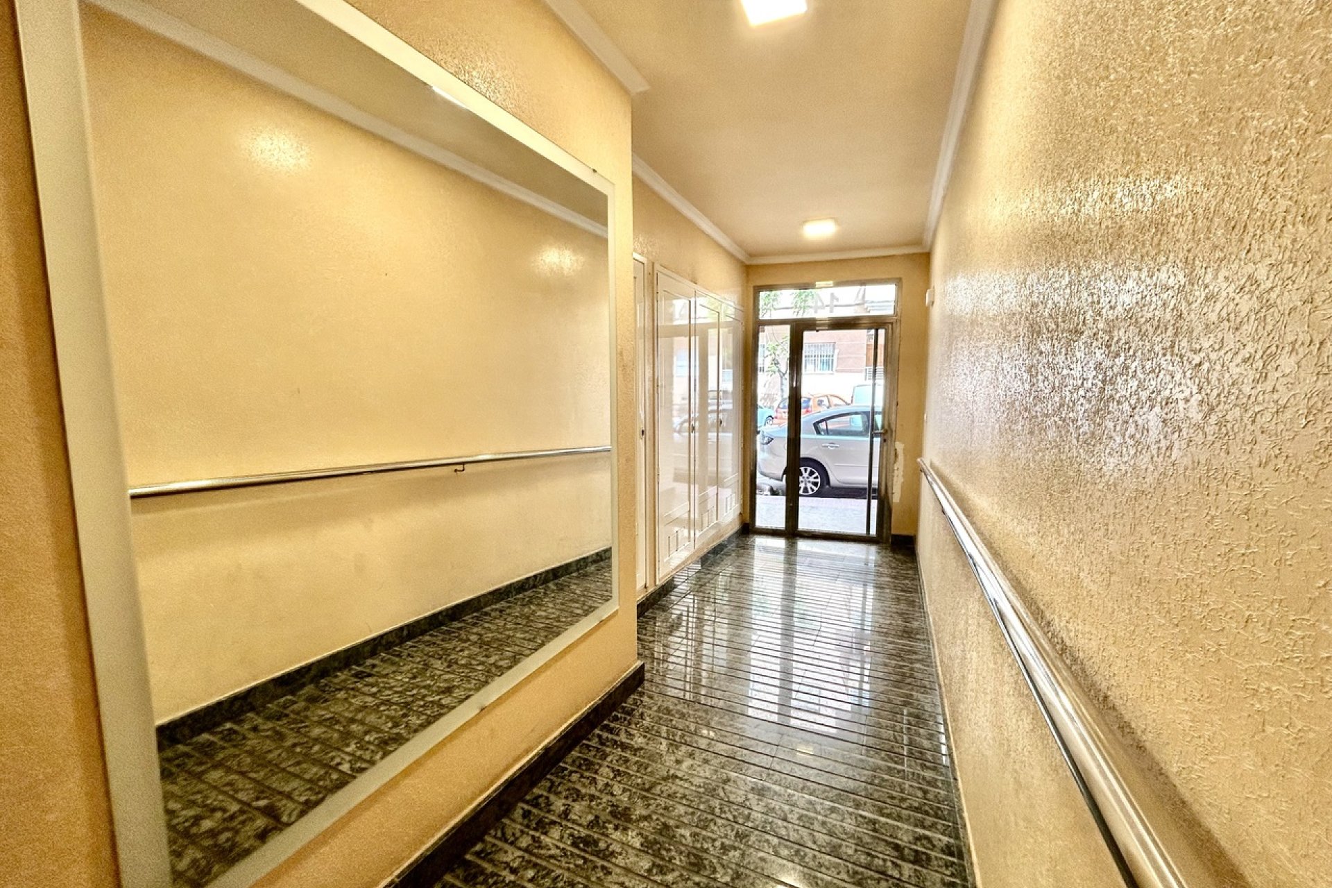 Resale - Apartment - ﻿Torrevieja (Alicante) - Torrevieja