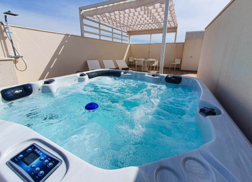 Resale - Apartment - Las Colinas - Las Colinas Golf