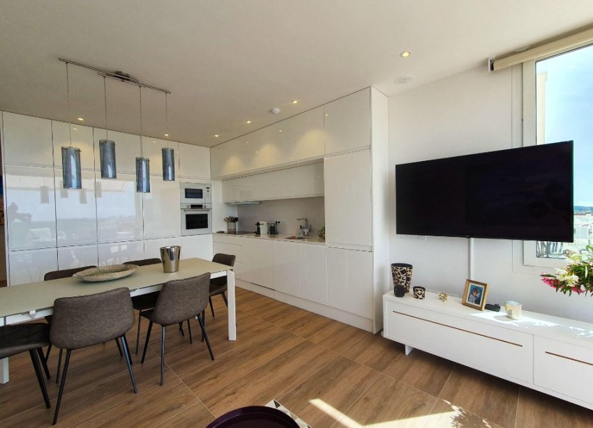 Resale - Apartment - Las Colinas - Las Colinas Golf