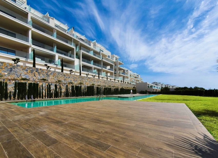 Resale - Apartment - Las Colinas - Las Colinas Golf