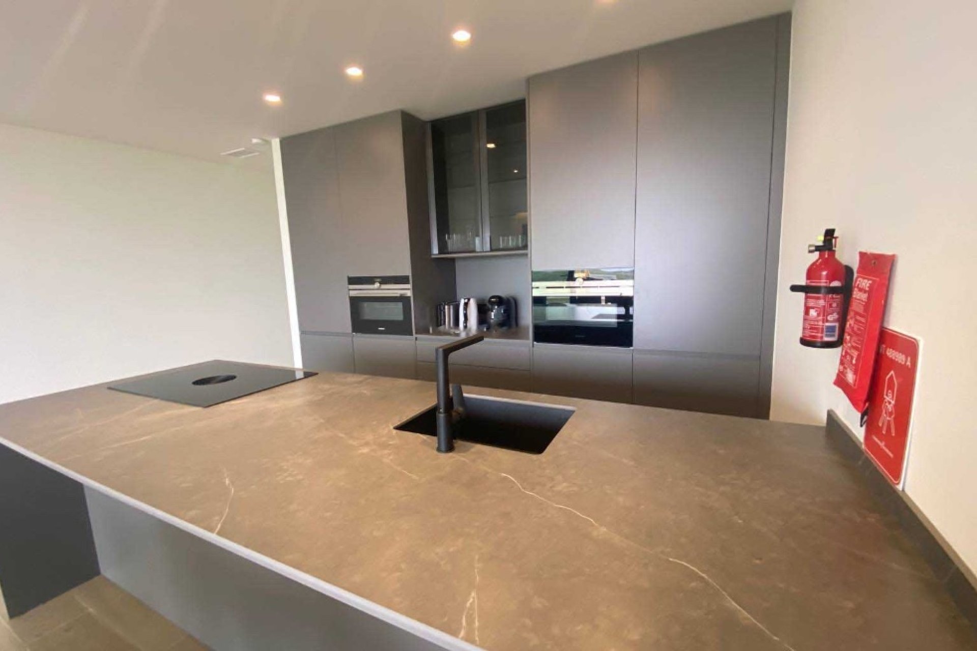 Resale - Apartment - Las Colinas - Las Colinas Golf