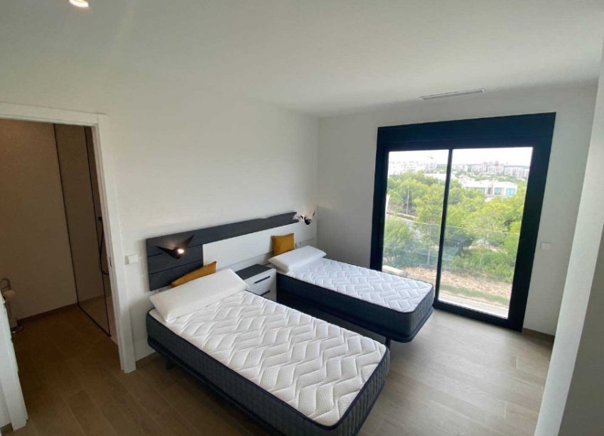 Resale - Apartment - Las Colinas - Las Colinas Golf