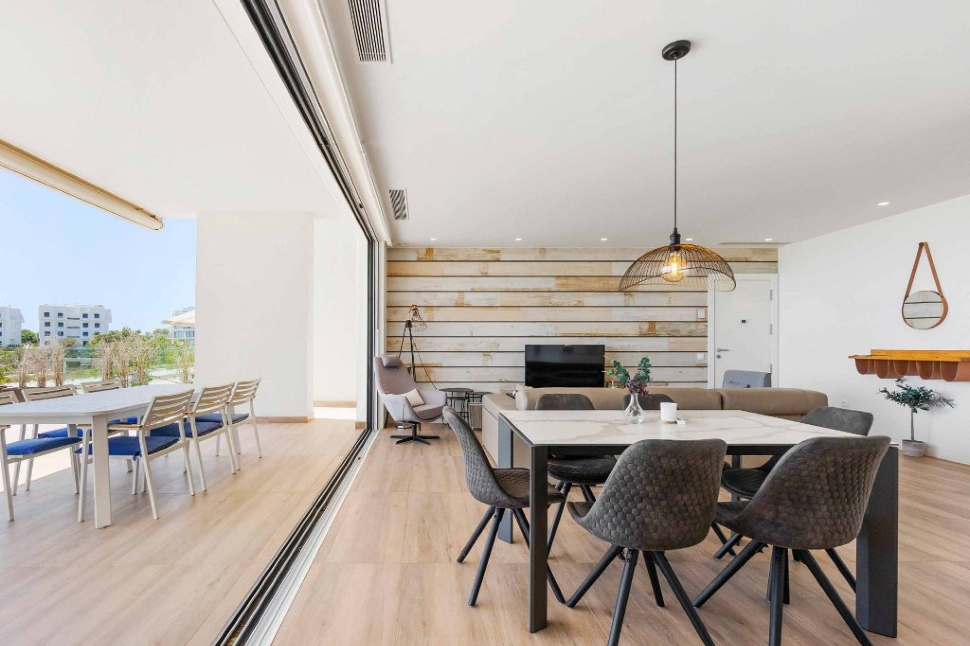 Resale - Apartment - Las Colinas - Las Colinas Golf