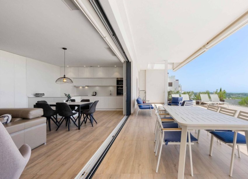 Resale - Apartment - Las Colinas - Las Colinas Golf