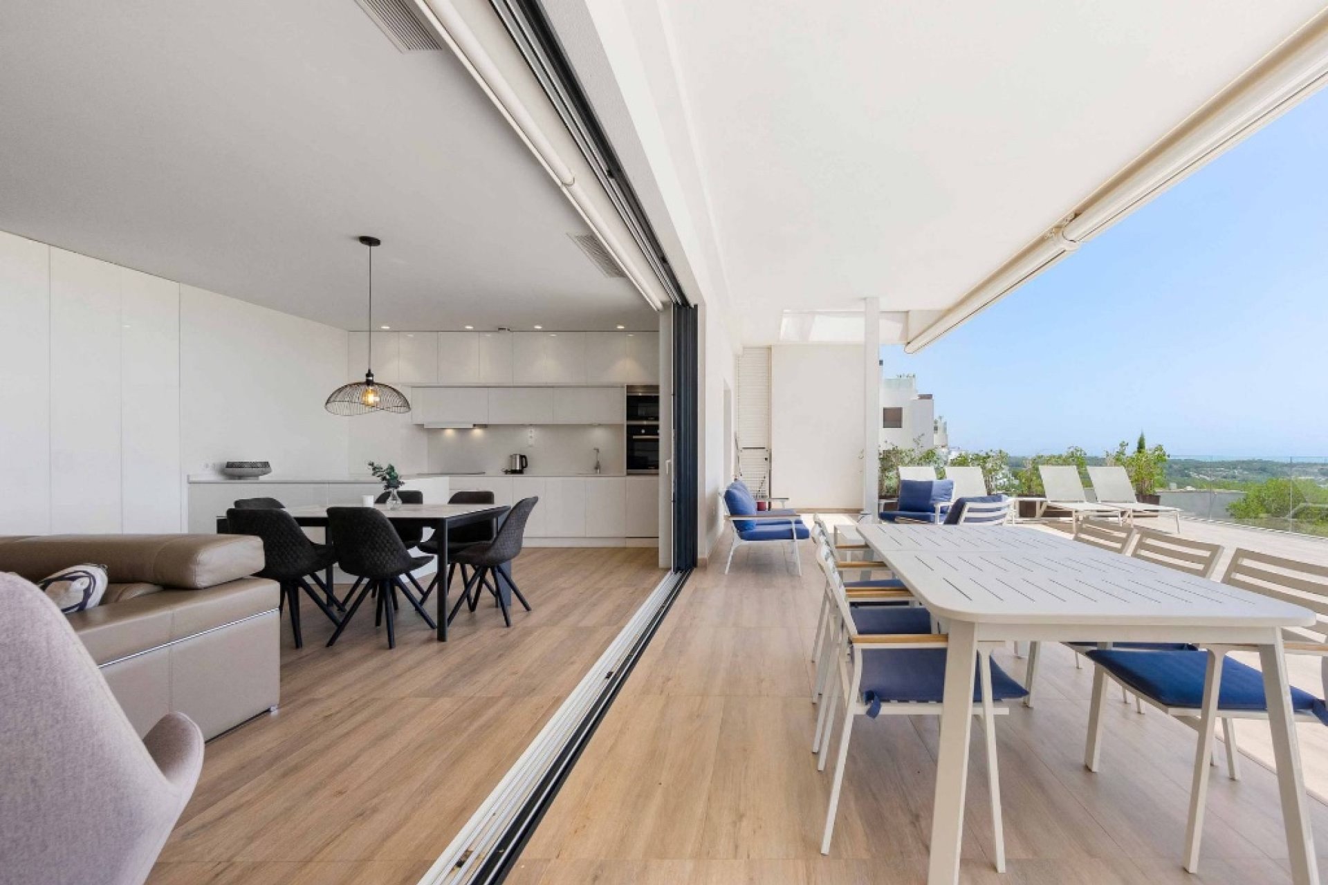 Resale - Apartment - Las Colinas - Las Colinas Golf