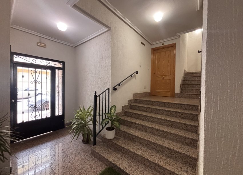 Resale - Apartment - Lo Pagan
