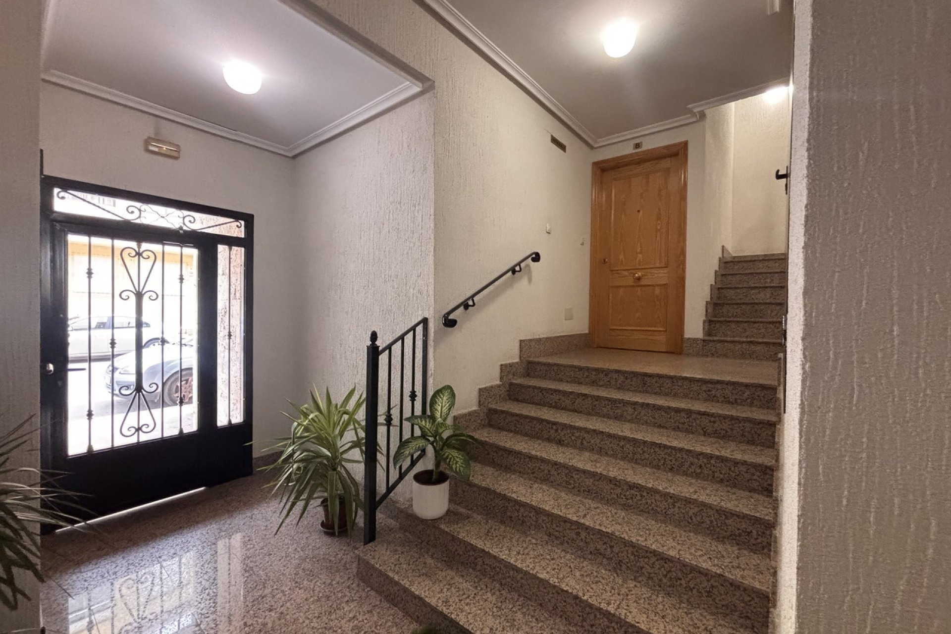 Resale - Apartment - Lo Pagan