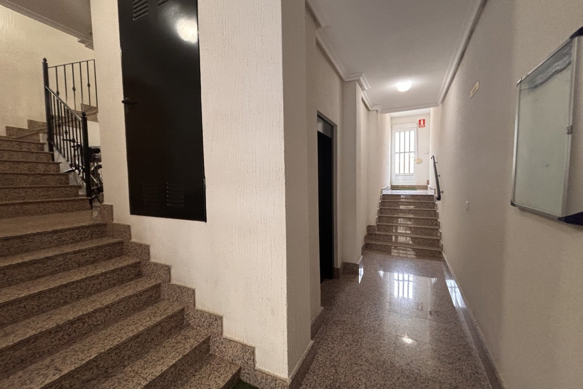 Resale - Apartment - Lo Pagan
