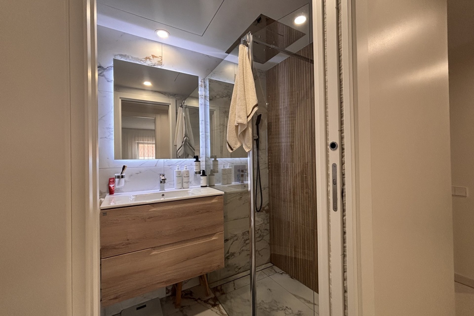 Resale - Apartment - Lo Pagan