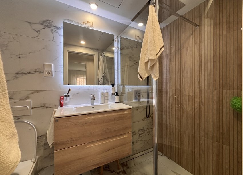 Resale - Apartment - Lo Pagan