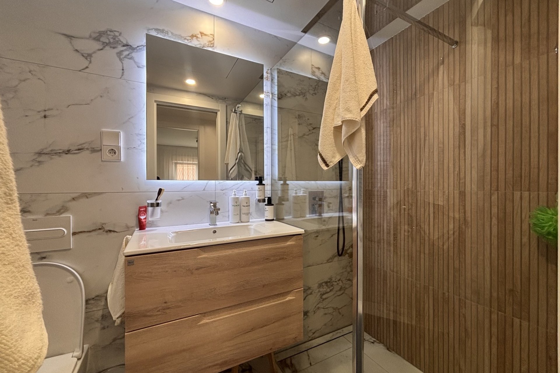 Resale - Apartment - Lo Pagan