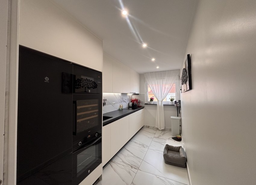 Resale - Apartment - Lo Pagan