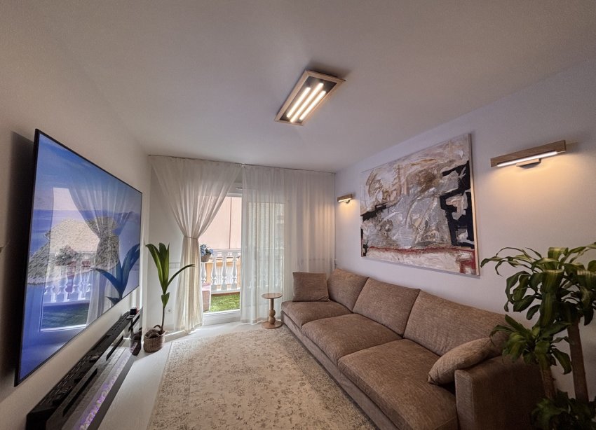 Resale - Apartment - Lo Pagan