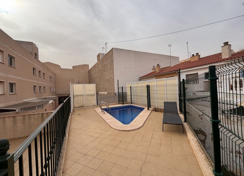 Resale - Apartment - Lo Pagan