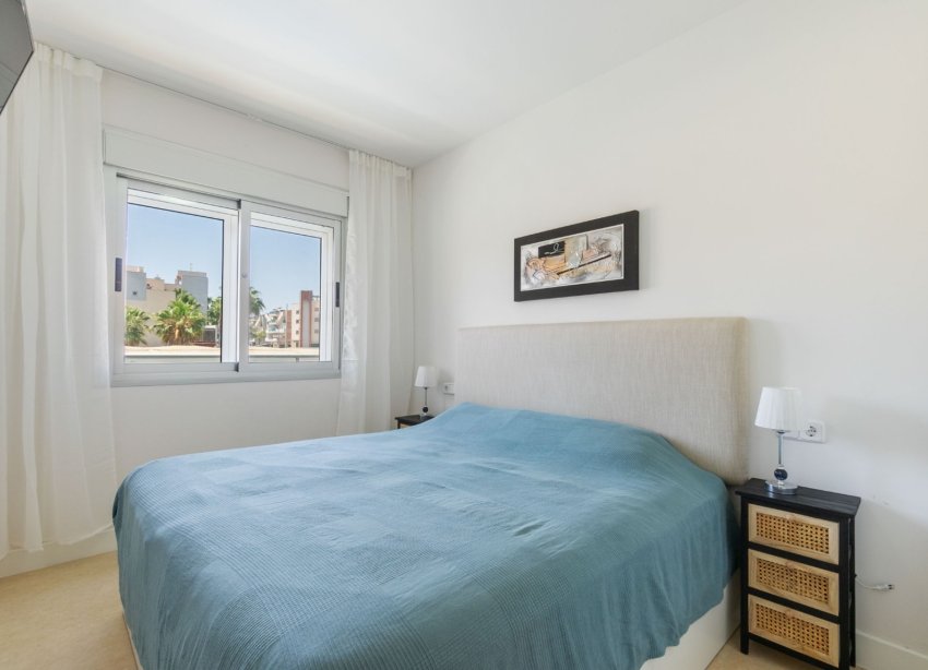 Resale - Apartment - Orihuela Costa - Aguamarina