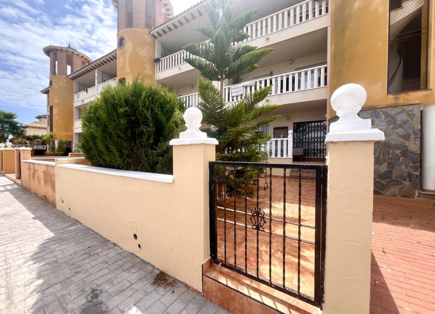 Resale - Apartment - Orihuela Costa - Cabo Roig