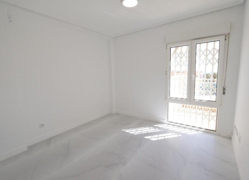 Resale - Apartment - Orihuela Costa - Cabo Roig