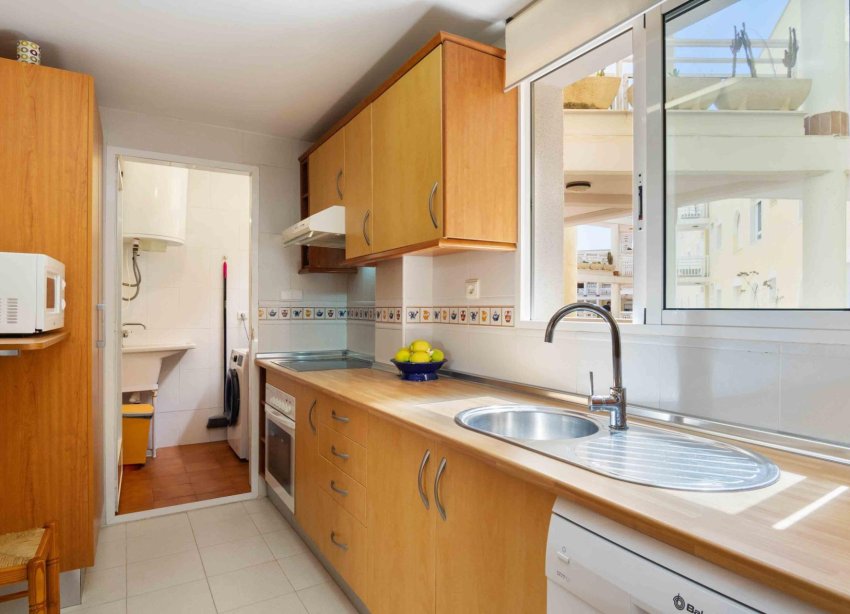 Resale - Apartment - Orihuela Costa - Campoamor