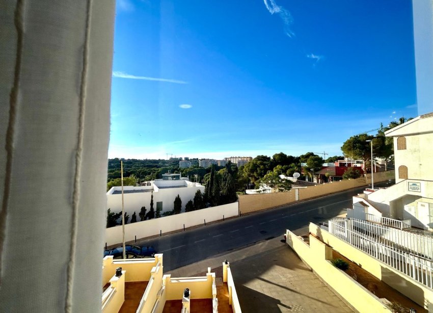 Resale - Apartment - Orihuela Costa - Campoamor