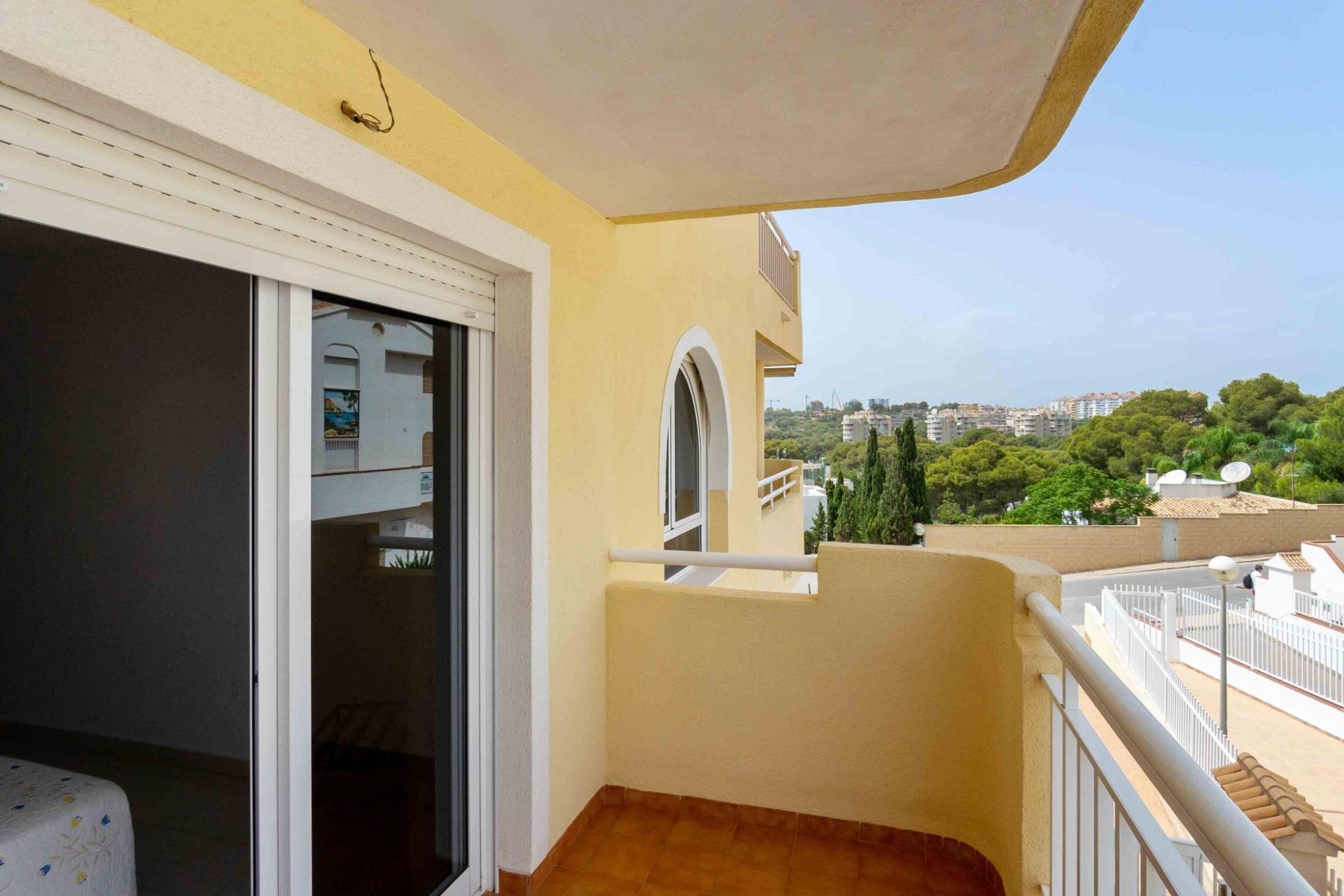 Resale - Apartment - Orihuela Costa - Campoamor