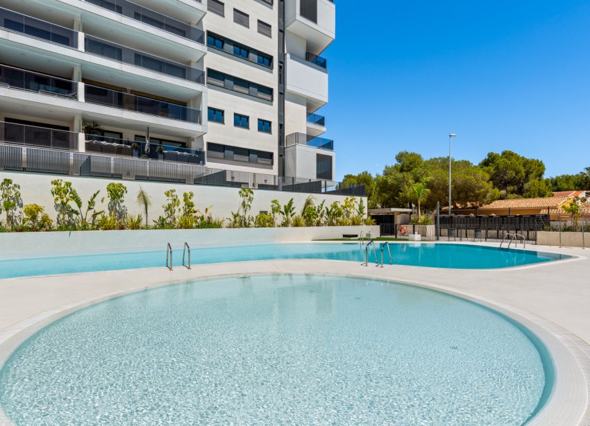 Resale - Apartment - Orihuela Costa - Campoamor