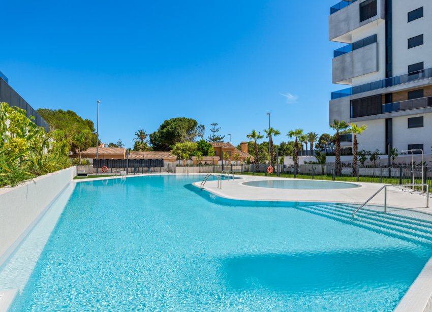 Resale - Apartment - Orihuela Costa - Campoamor